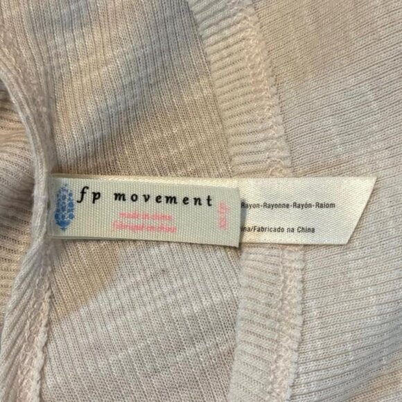 Free People FP Movement Ivory Beige Long Sleeve Crew Neck Soft Ribbed Blouse Top - Picture 3 of 6